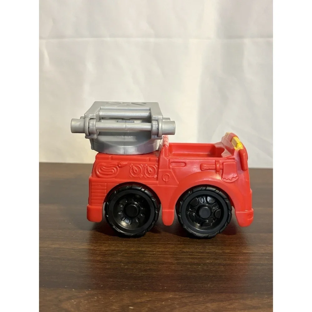 Fisher Price Little People to The Rescue Fire Truck